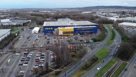 Toma-Estática-Que-Muestra-Ikea-En-Milton-Keynes,-Buckinghamshire,-Reino-Unido