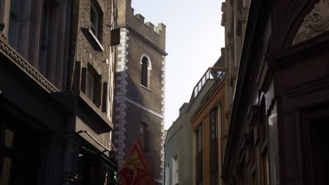 Torre-De-La-Iglesia-De-St-Mary-at-Hill-En-Lovat-Lane-En-La-Ciudad-De-Londres,-Reino-Unido