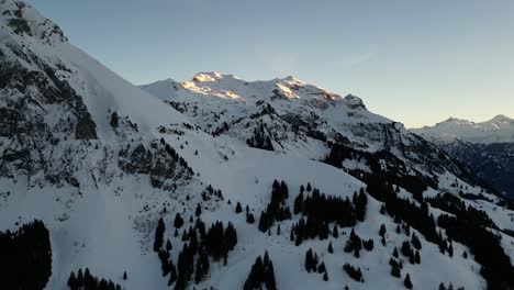 Fronalpstock-Switzerland-Glarus-Swiss-alps-side-flight-of-the-sunny-peaks