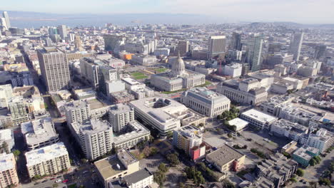 Drone-Shot-of-San-Francisco-City-Hall,-Courts,-Opera-House,-Herbst-Theatre-and-Buildings,-California-USA