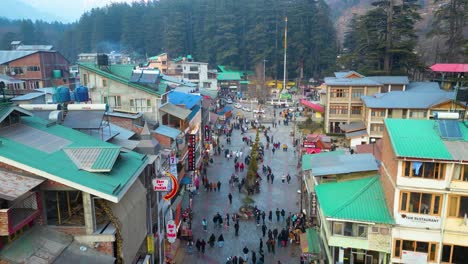 Aerial-view-Citi-of-Manali-Landscape,-Himachal-Pradesh,-India