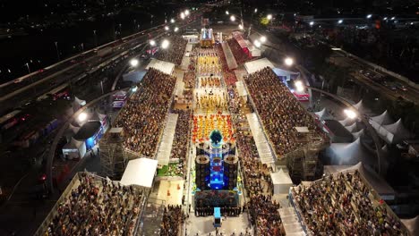 Samba-Parade-In-Sao-Paulo,-Brasilien