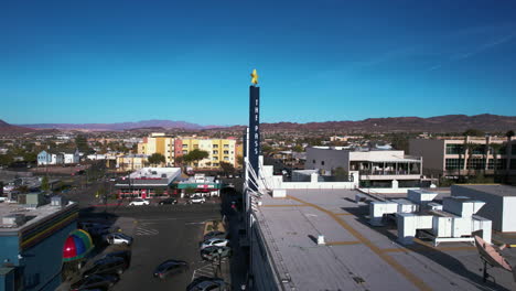 Henderson,-Nevada,-USA,-Drohnenaufnahme-Des-Passes-Und-Des-Rainbow-Club-Casinos-In-Der-Innenstadt