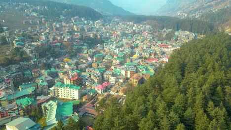 Aerial-view-Citi-of-Manali-Landscape,-Himachal-Pradesh,-India