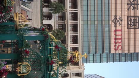 Tourists-take-pictures-at-the-famous-1881-Heritage-in-Tsim-Sha-Tsui,-Kowloon,-Hong-Kong