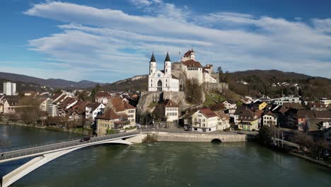 Aarburg-Aargau-Suiza-Histórico-Castillo-En-La-Cima-De-Una-Colina-Sobre-El-Río-Clima-Perfecto
