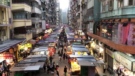 La-Gente-Compra-En-El-Mercado-Callejero-De-Fa-Yuen-En-Hong-Kong.