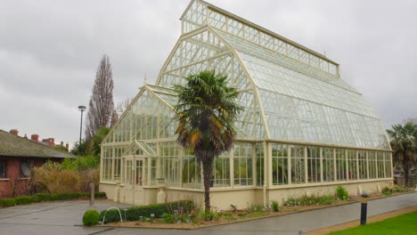 La-Vista-Exterior-Del-Invernadero-Del-Jardín-Botánico-Nacional-De-Glasnevin.