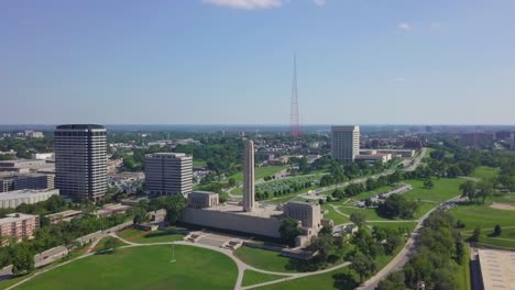 Kansas-City,-Missouri,-05-September-2018-–-Aerial-drone-footage-of-zoom-shot-towards-the-back-of-the-WW1-Museum