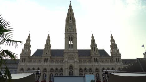 The-Vienna-City-Hall-on-Late-Summer-Evening