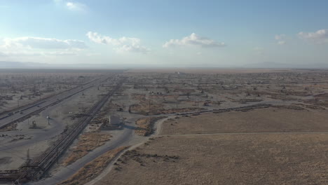 Wide-aerial-shot-of-oil-pumps-in-California