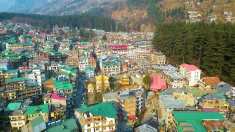 Aerial-view-Citi-of-Manali-Landscape,-Himachal-Pradesh,-India