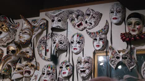 Ca'-Macana's-diverse-Venetian-masks-in-Venice
