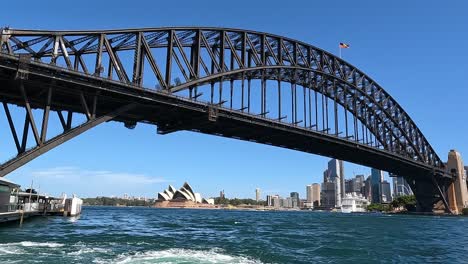 Sydney-Harbour-with-iconic-Opera-House-and-Harbour-Bridge,-clear-day