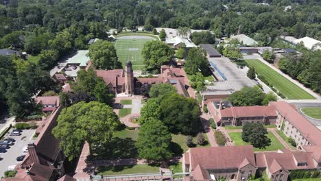 Cranbrook-Upper-School-Campus-in-low-aerial-overview,-Bloomfield-Hills,-Michigan,-USA