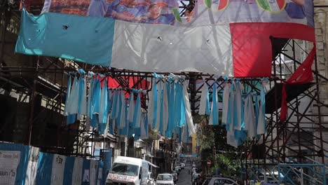 Distrito-Cultural-De-Nápoles-Y-Cintas-De-Banderas-De-Fútbol.