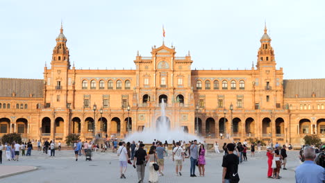 People-At-The-Historic-Plaza-de-España-In-Maria-Luisa-Park,-Seville,-Spain