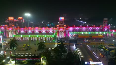 Luftaufnahme-Von-1090-Chauraha-Gomti-Nagar,-Dr.-Ambedkar-Dwar,-Der-U-Bahn-Von-Lucknow,-Dem-Bahnhof-Lucknow-Charbagh-Und-Der-Stadt-Lucknow