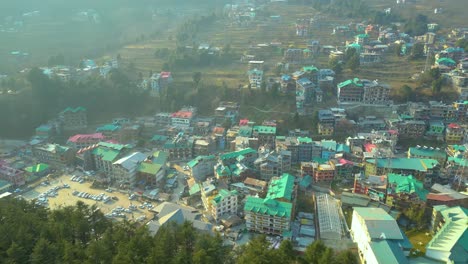 Aerial-view-Citi-of-Manali-Landscape,-Himachal-Pradesh,-India