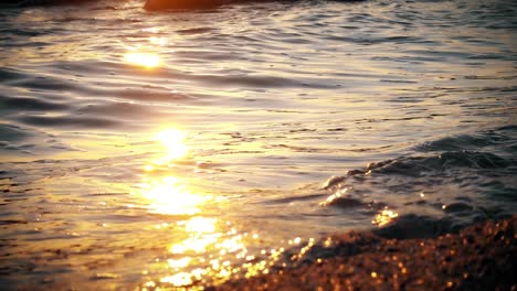 Sunshine-reflection-in-the-Sea-Beach