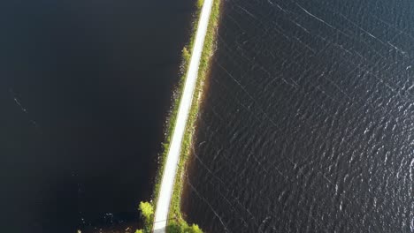 Über-Den-Dämmen:-Ein-Drohnenblick-Auf-Die-Finnischen-Seen