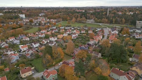 Zona-Residencial-Con-Casas-Familiares-En-Otoño