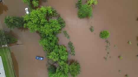 Coches-Inundados-Sumergidos-Bajo-El-Agua-Debido-Al-Histórico-Desastre-Natural-Causado-Por-El-Cambio-Climático.