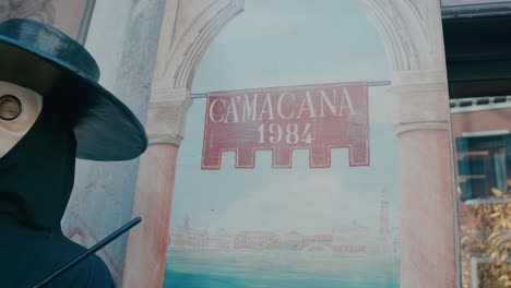 Ca&#39;-Macana-Ladenfront-Mit-Ikonischem-Wandgemälde-In-Venedig