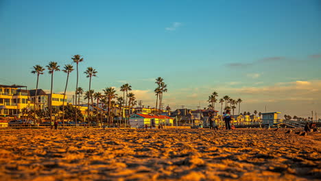 Manhattan-Beach,-California---tourists-and-engage-in-outdoor-activities-in-a-daytime-time-lapse