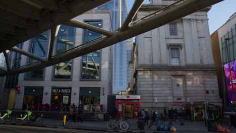 The-Bustling-Borough-High-Street-in-London,-United-Kingdom---Wide-Shot