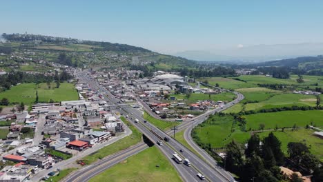 Aerial-Highway-Tambillo-Parish,-Kanton-Mejia,-Provinz-Pichincha,-Ecuador