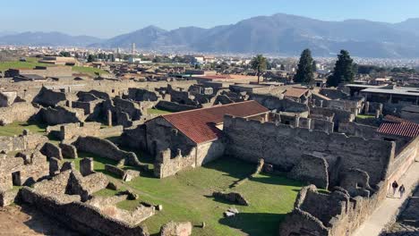 Steinhäuser-Überreste-Der-Antiken-Römischen-Stadt-Pompeji-Vom-Aussichtspunkt-Aus-Gesehen