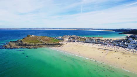 Ciudad-De-St-Ives-En-Cornwall-Con-Aguas-Color-Turquesa