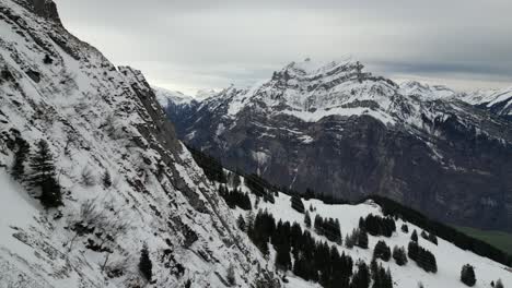 Fronalpstock-Schweiz-Glarus-Flug-Entlang-Schweizer-Alpen