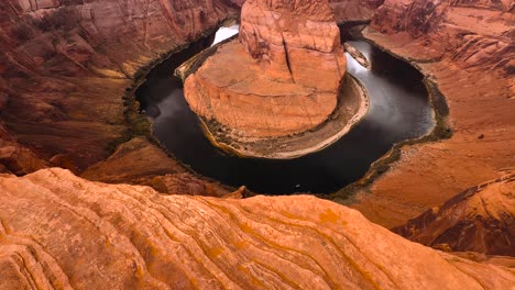 Curva-De-Herradura,-Famoso-Cañón-En-El-Río-Colorado,-Cerca-Del-Lago-Powell,-Gran-Cañón,-Arizona