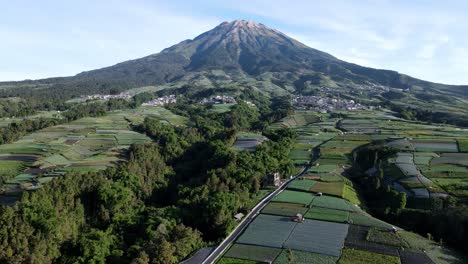 The-beauty-of-Mount-Sumbing-in-Wonosobo-in-the-morning,-Indonesia