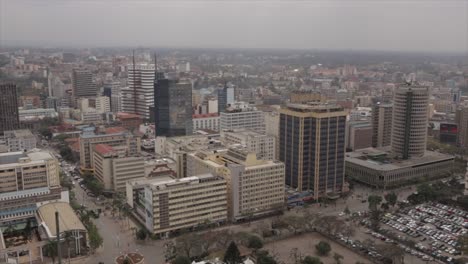 Una-Vista-Elevada-Del-CDB-De-Nairobi-Que-Muestra-Rascacielos-En-Un-Día-Nublado