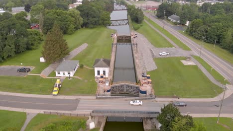 Aerial-View-Of-Erie-Canal-Lock-28B-In-Newark,-New-York-,-USA