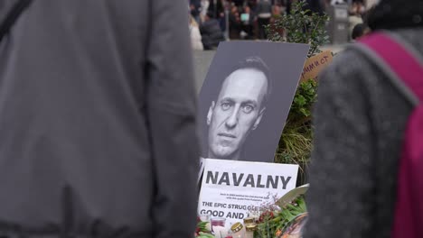 Makeshift-Memorial-with-Photograph-of-Alexei-Navalny-Murder,-Death-Deceased-on-Dam-Square-Amsterdam