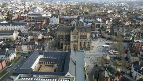 Basilica-Saint-Aubin-in-Place-Sainte-Anne-square-and-Jacobins-convent,-Rennes-in-France