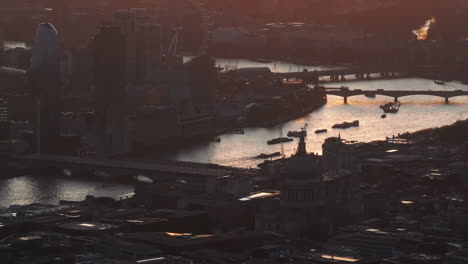 Dunkle-Luftaufnahme-Von-Der-St.-Pauls-Kathedrale-Zum-London-Eye