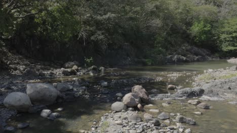 Arroyo-Afectado-Por-Sequía-En-Zona-De-Bosque-Tropical-Seco-En-El-Sur-De-Honduras