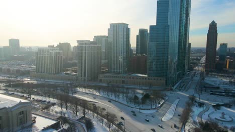 Imágenes-Aéreas-De-Drones-Del-Centro-De-Chicago-Cerca-Del-Lago-Michigan-Durante-Temperaturas-Bajo-Cero-En-Invierno