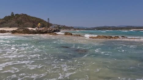 Panoramic-View-Of-Seascape-At-The-Currumbin-Alley-In-Gold-Coast,-Australia