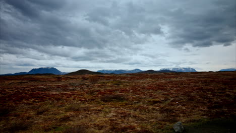 Exploring-the-Icelandic-wild-volcanic-landscape