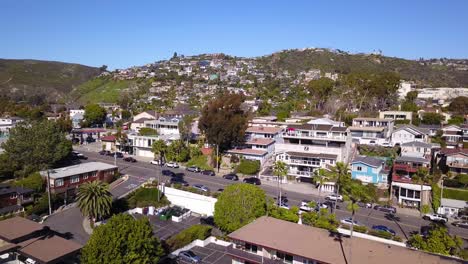4K-Aerial-Drone-shot-of-Laguna-Beach,-California-on-a-Warm-Sunny-Day-with-Clear-Skies