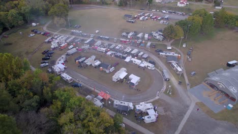 Aproximación-Aérea-Al-Estadio-De-La-Ciudad-Durante-El-Campeonato-De-Barbacoa-En-Lynchburg,-Tennessee.