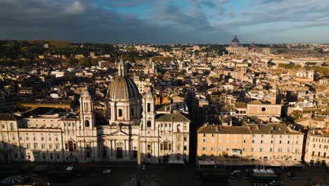 Una-Hermosa-Toma-Aérea-Con-Un-Dron-Revela-La-Famosa-Piazza-Navona-De-Roma