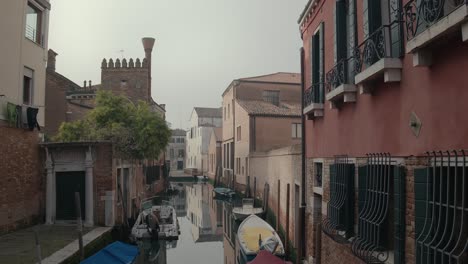 Venetian-canal,-serene-waterway-with-historic-charm