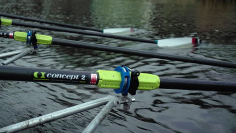 Remar-Remos-Remar-En-El-Agua,-De-Cerca,-Amsterdam-Bosbaan